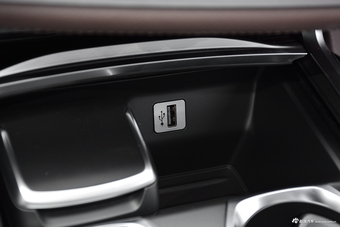 2018款宝马7系740Li 3.0T自动领先型M运动套装