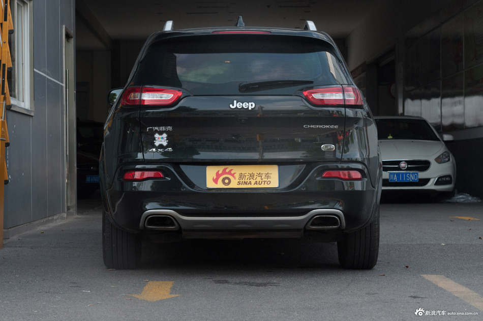 有颜值还有料，内外兼修的Jeep自由光最高直降6.07万啦！