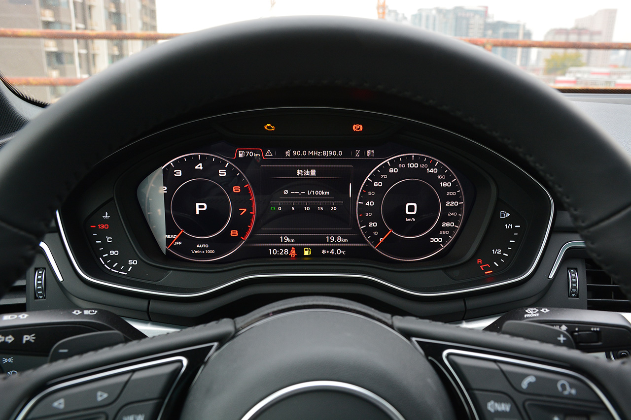 2019款奥迪A4L 2.0T自动40 TFSI运动型 国V