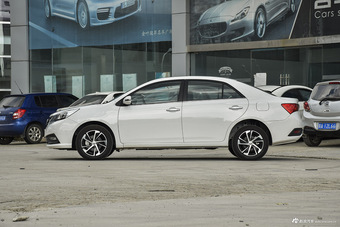 2014款 众泰Z300 新视界 1.5L 手动尊贵型