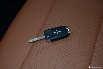 2016款长安CX70 1.6L手动豪华型