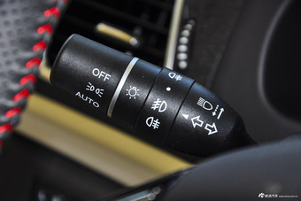 2016款哈弗H6升级版1.5T自动两驱尊贵型