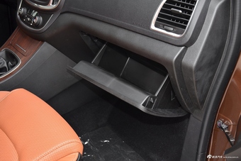 2017款宝骏560律动版1.5T手动乐享型