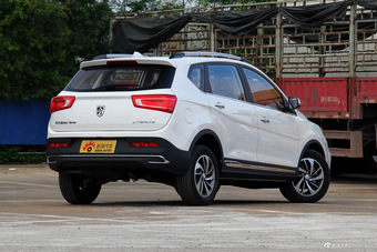 2017款宝骏560 1.5T DCT尊享型