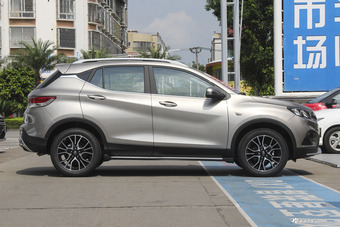 2018款东南DX3 1.5T自动尊贵型