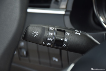 2015款众泰T600 1.5T手动尊贵型 典雅金