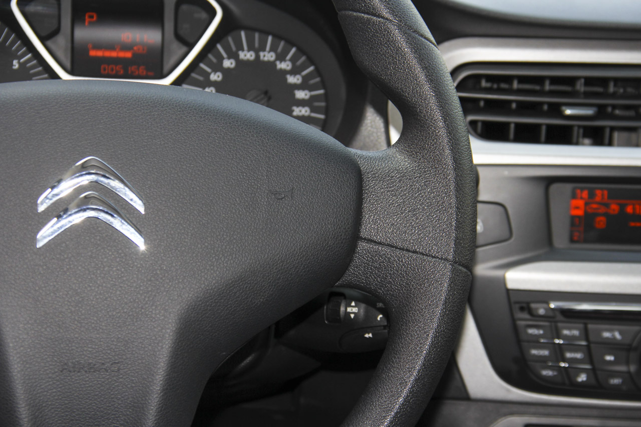 2016款全新爱丽舍1.6L自动舒适型