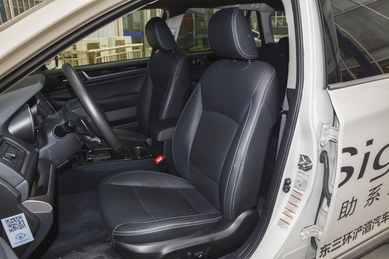 2017款傲虎 2.5L自动运动导航版 EyeSight