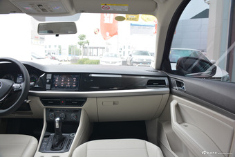 2018款朗逸1.5L自动舒适版