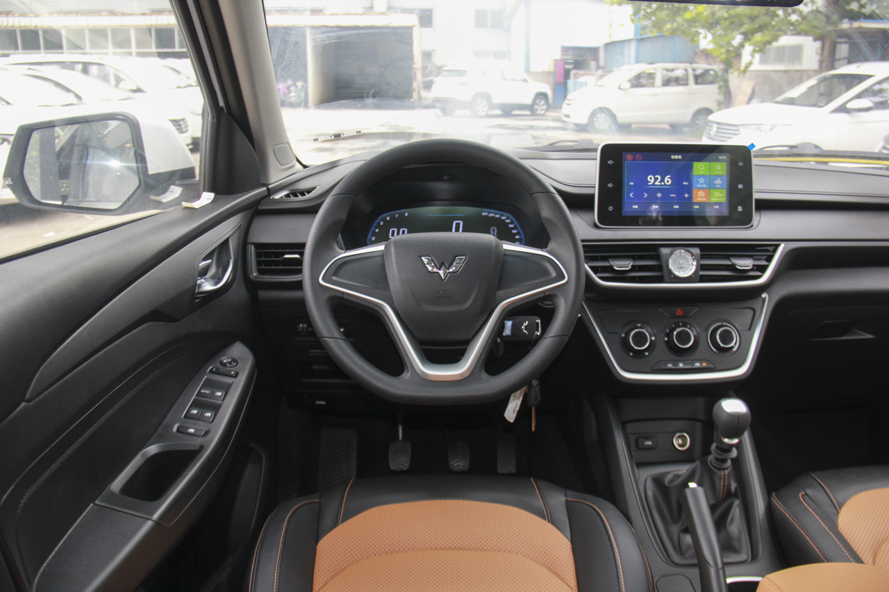 2018款五菱宏光S3 1.5L手动舒适型