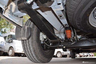 2017款新全顺2.0T中轴中顶汽油Gas 5/6座Kombi国5