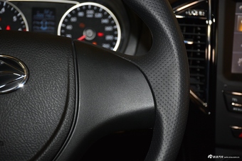 2018款陆风X8 1.8T手动汽油4X4豪华型