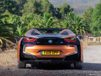 图集|宝马i8敞篷海外版发布