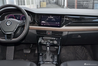 2019款帕萨特2.0T自动尊贵版380TSI 