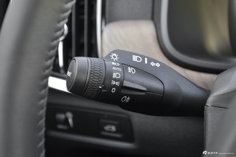 2018款沃尔沃S90 2.0T自动T5智雅版