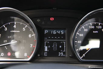 2015款众泰T600 2.0T自动豪华型 魅影黑