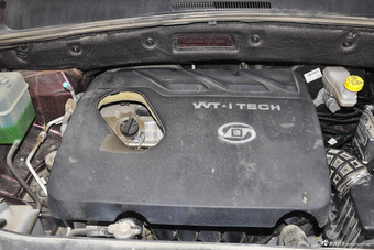 2016款宝骏560 1.8L AMT智能手动版豪华型 勃艮第红