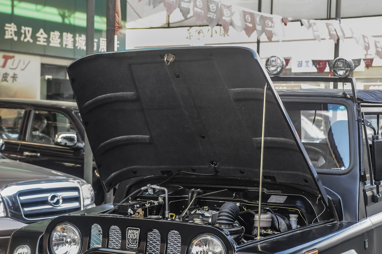 2016款战旗2.0L手动角斗士豪华型 国IV