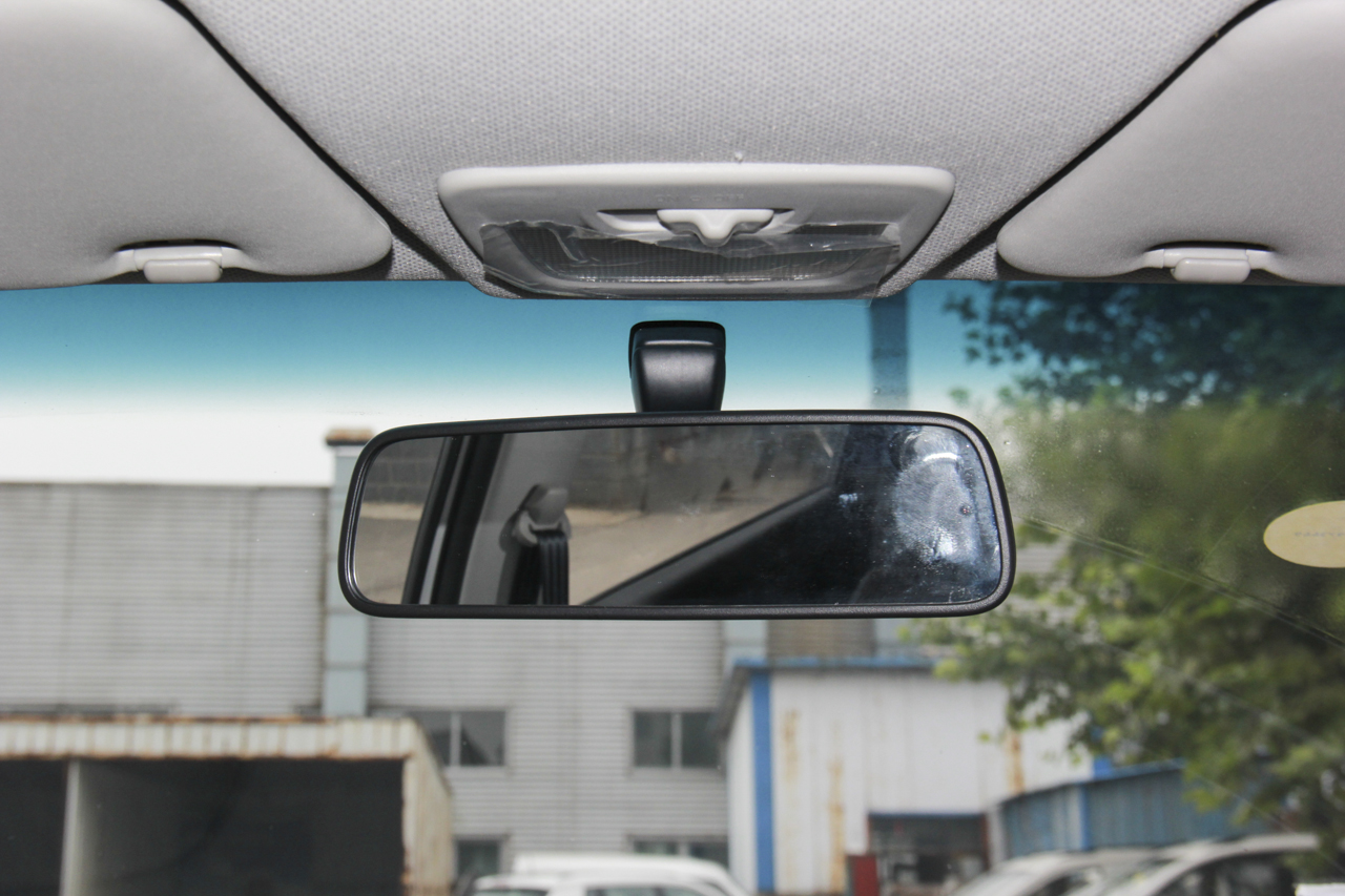 2017款宝骏310W 1.2L手动超值型