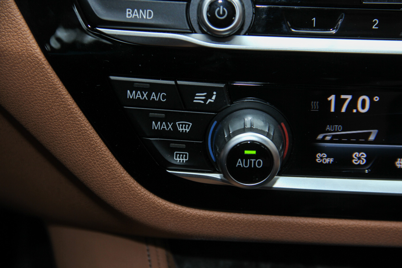 2018款宝马5系2.0T自动530Li领先型 M运动套装