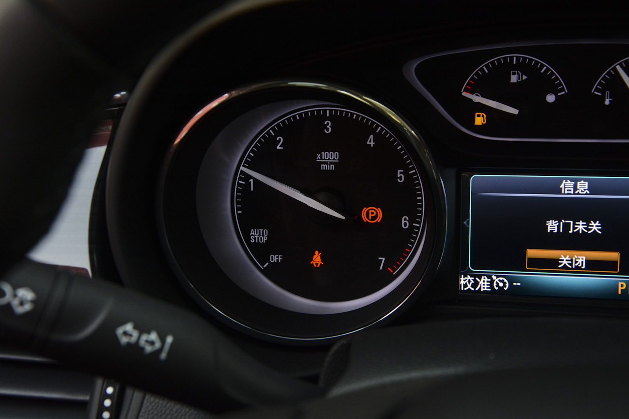 2018款昂科威2.0T自动四驱精英型28T