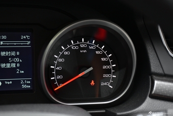 2019款奔腾B50 1.4T自动精英型