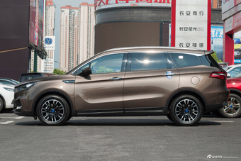  2018款君马S70 1.5T自动豪华型5座