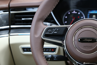 2017款众泰T700 1.8T自动尊享型