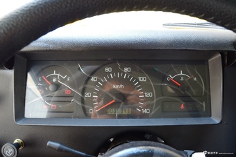 2016款BJ 212 2.0L手动方门四驱豪华型 国V