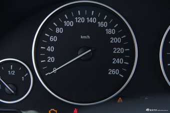 2017款宝马3系GT 2.0L自动320i时尚型