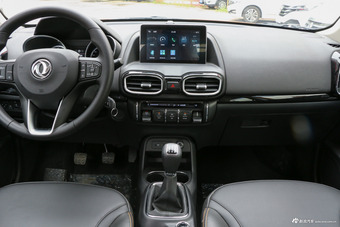 2018款风神AX4 1.6L手动潮尚型天窗版