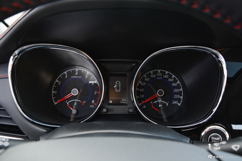 2018款启辰T70 2.0L自动睿享版