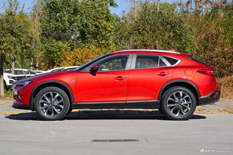 2018款马自达CX-4 2.5L自动四驱蓝天运动版