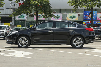 2015款众泰Z500 1.5T 手动尊贵型