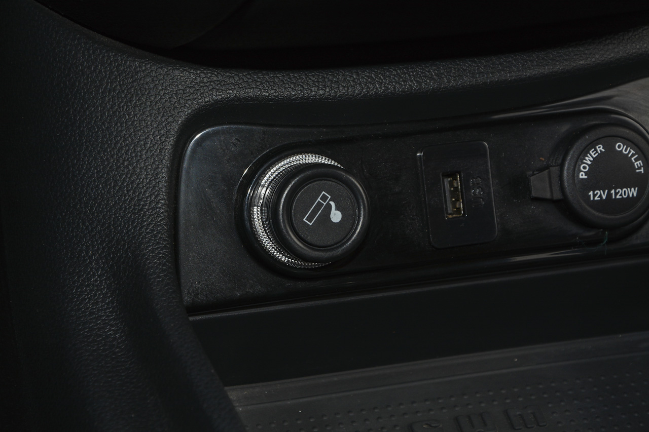 2017款斯威X3 1.5T手动时尚型