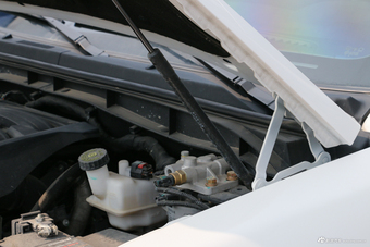 2017款驭胜S350 2.0T自动两驱柴油超豪华版5座