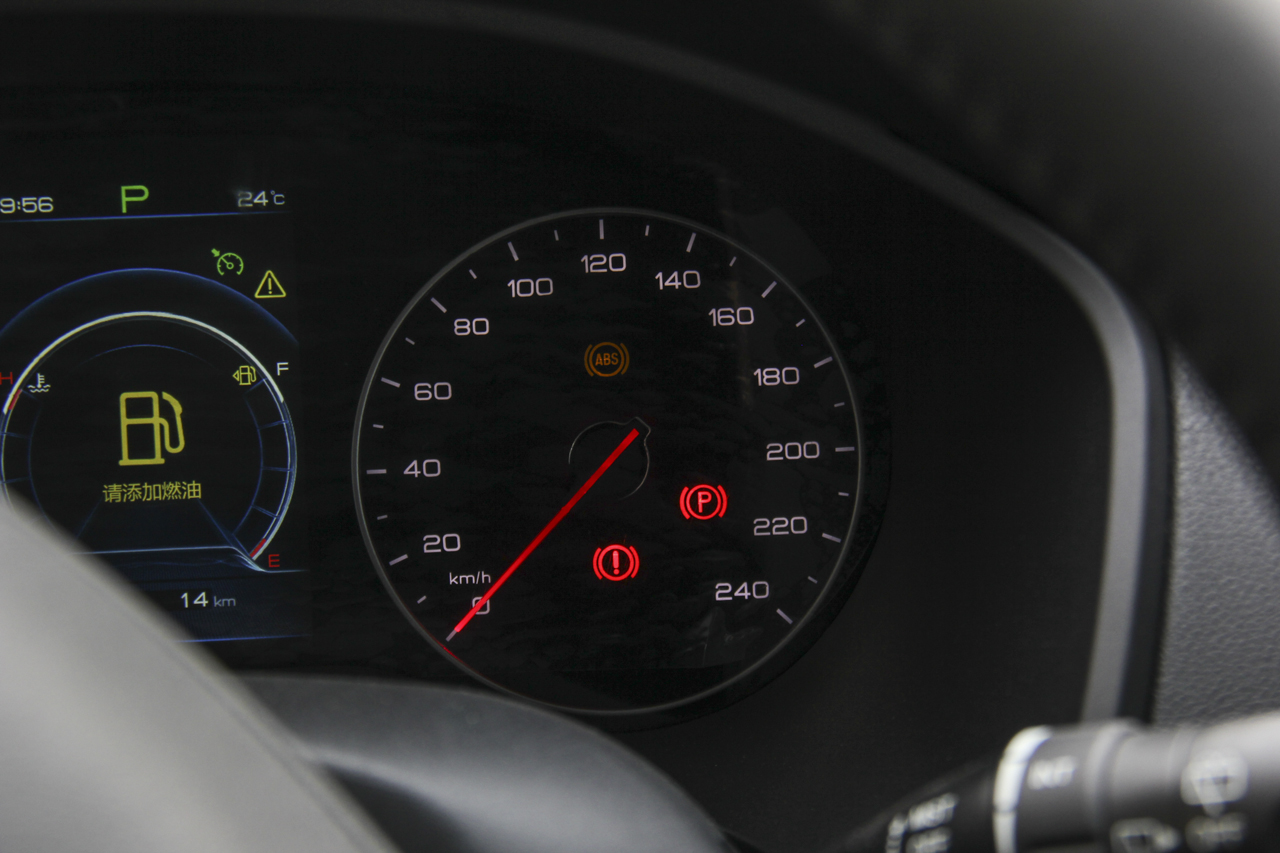 2019款比亚迪宋1.5TI自动智联越享型