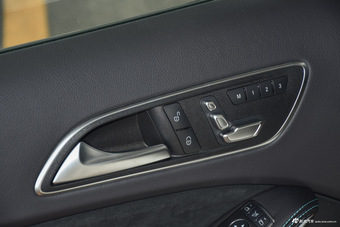 2016款奔驰A级 A200 1.6T自动赛道版