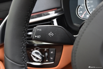 2018款宝马5系2.0T自动530Li尊享型 M运动套装