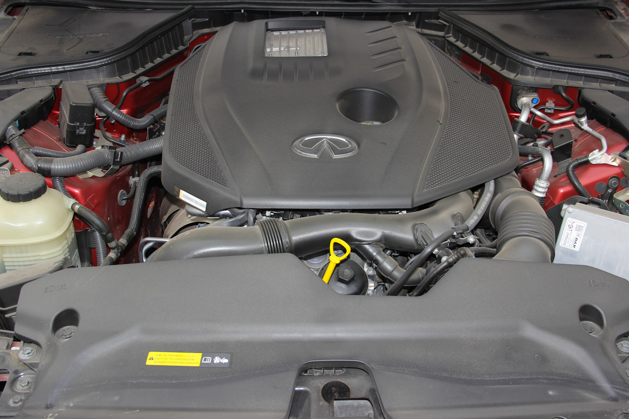 2016款英菲尼迪Q50L 2.0T自动豪华运动版 