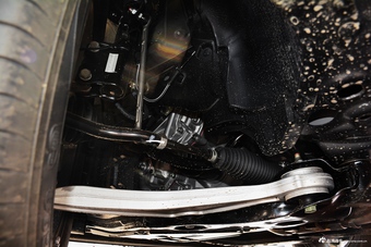 2017款楼兰2.5L自动XL两驱智尚版