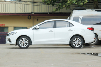 2018款荣威360 PLUS 1.5L自动豪华版