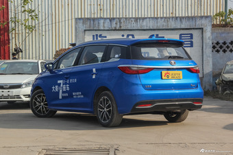 2017款比亚迪宋MAX 1.5T自动互联尊贵型 