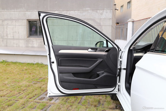 2018款蔚揽2.0T自动两驱畅行版380TSI