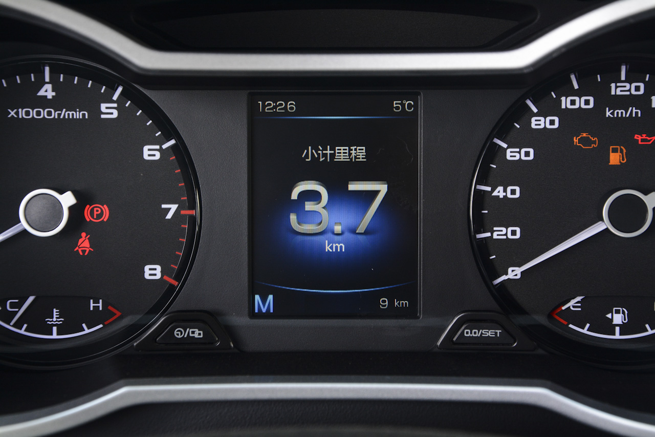 2018款吉利帝豪GL 1.8L手动精英智联型