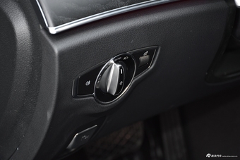 2018款奔驰E级改款2.0T自动 300L 运动豪华型