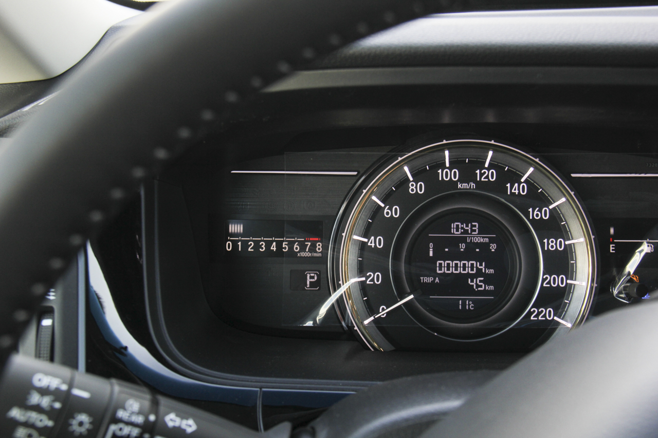 2016款艾力绅2.4L自动经典版