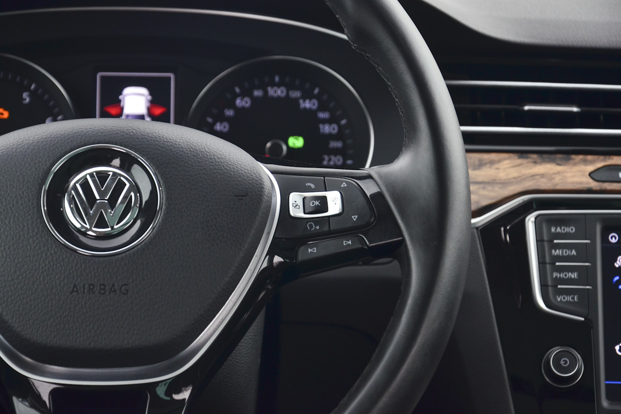  2017款迈腾2.0T自动380TSI DSG豪华型