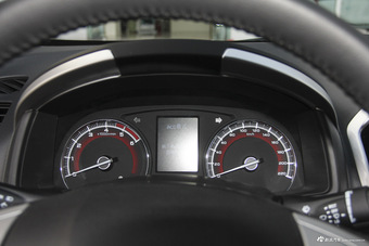 2017款五十铃mu-X 2.5T自动四驱尊享型7座