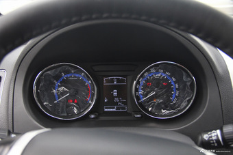 2016款风行S500 1.5L手动舒适型 闪耀金